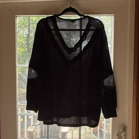 Torrid Waffle Knit Black Lace Trim Women's Top - Picture 3 of 3